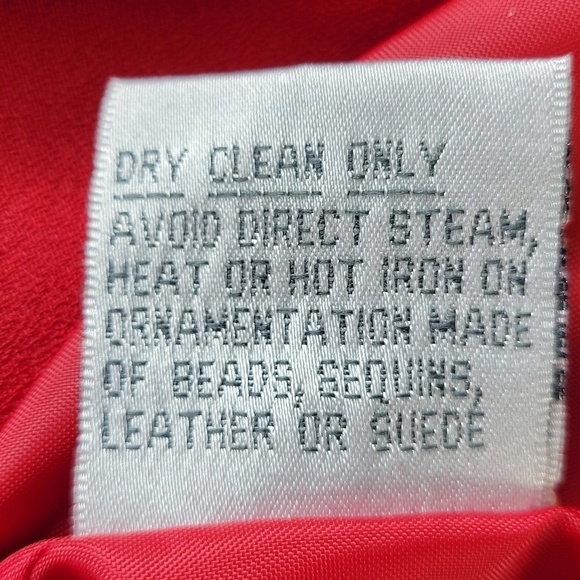 Emily Blazer Size 10 Beaded Embroidered Satin Button Loops Lined Christmas Red - Picture 10 of 14